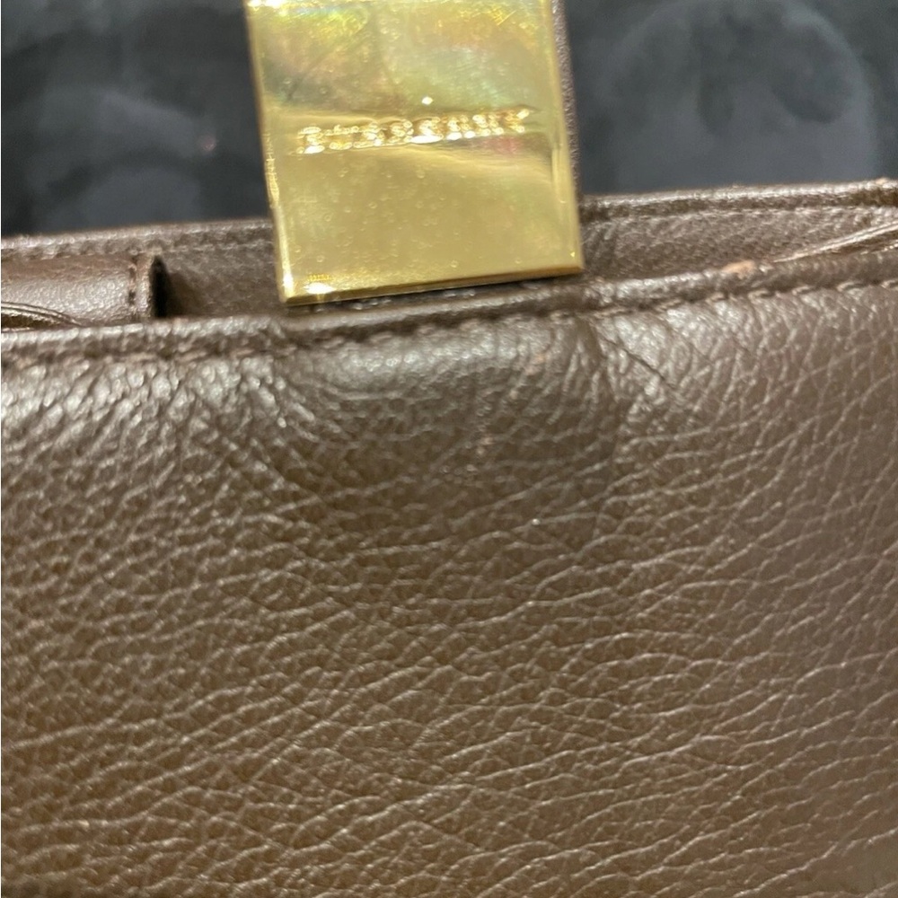 Burberry Classic Checkered Interior with Gold Plaque - Picture 5 of 6